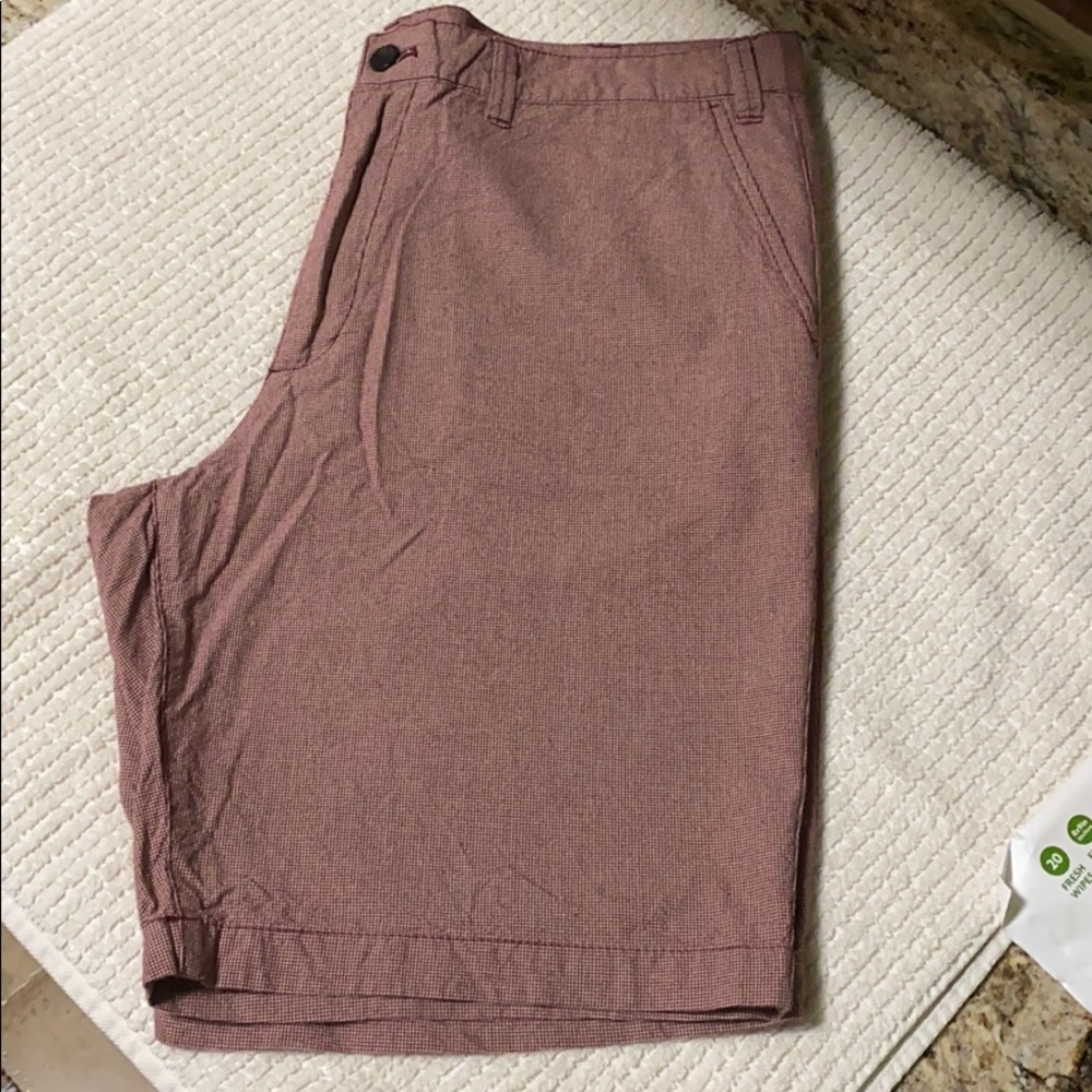 GAP men’s red pattern shorts
